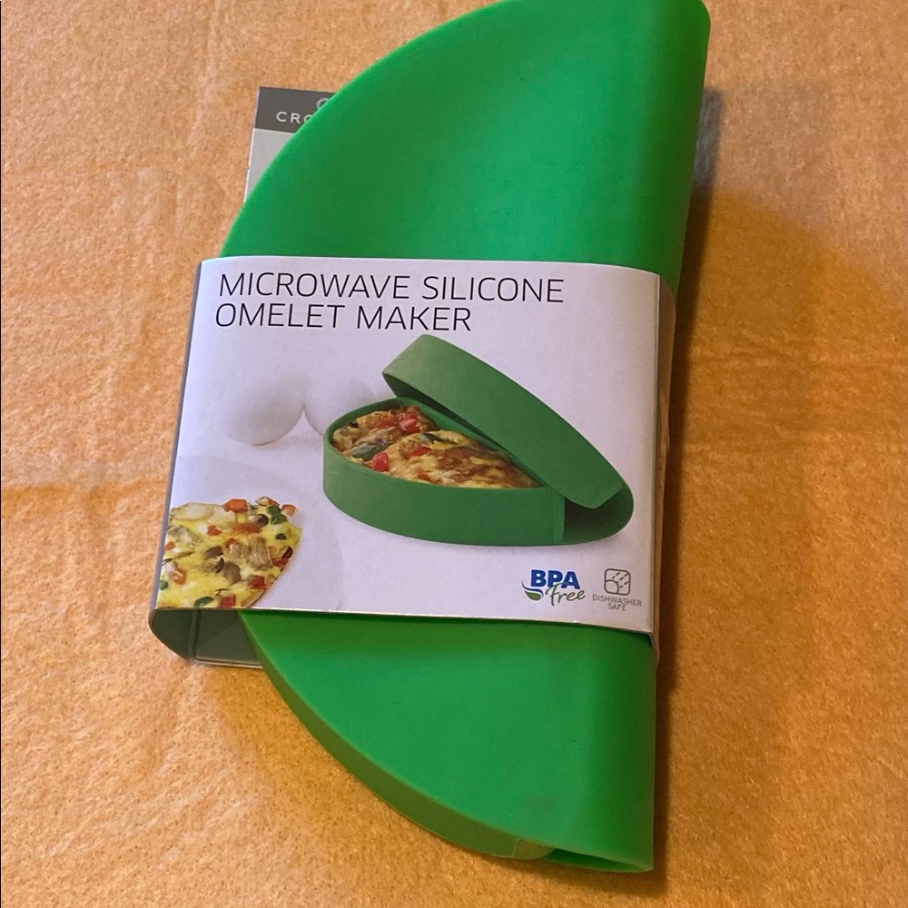 Microwave silicone omelette maker